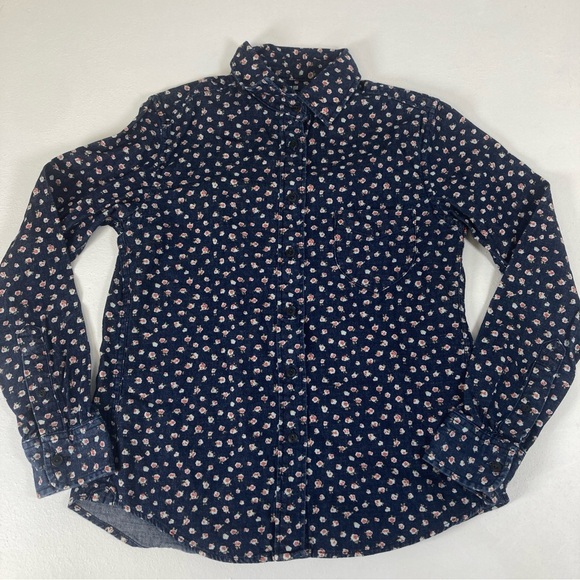 Uniqlo Other - UNIQLO Shirt Women Blue Denim Cotton Red Floral Button Front S Casual Pocket